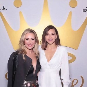 👸🏼♥️🐠 #babes | Aimee Teegarden