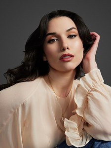 Grace Caroline Currey | Actress, Director, Producer