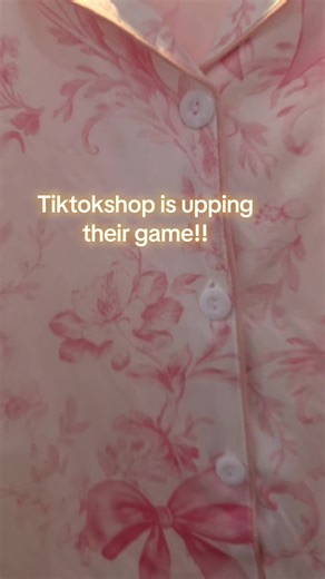 Pyjama set with shorts #nightwear #tiktokmademebuyit #pyjamaset #pyjamaswithshorts #pinkpyjamas