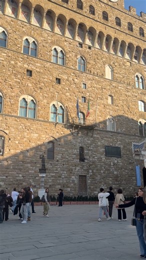 Florence With Locals Group Tours & Tickets on Reels