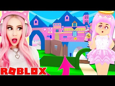 HOW TO PLAY ROYALE HIGH IN ADOPT ME... Roblox Adopt Me Builds