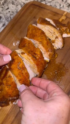 thanksgiving turkey #ad #butcherboxpartner 🦃 * new members get a free turkey in their first box when you sign up before 11/13 - link in bio to sign up! * 1. dry brine turkey by coating heavily in kosher salt, wrapping in a plastic turkey bag or in a brine container and let sit in your fridge for 1-2 days. 2. Pat dry and let it sit uncovered in your fridge 4-6 hours to dry out skin 3. Let turkey come to room temp by sitting out 1 hour 4. Coat in melted garlic butter (recipe coming soon), stuff w