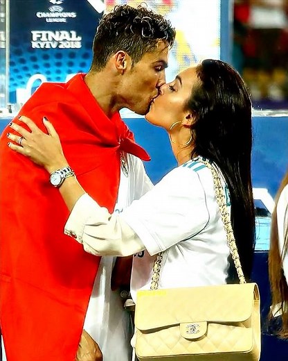 Ronaldo Kiss Moments 💋