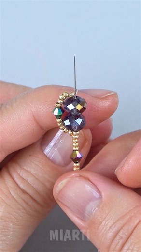 1.3M views · 19K reactions | How to make a DIY crystal bracelet easily! Beaded jewelry tutorial! Miarti DIY Jewelry | Miarti - Creative ideas | Facebook