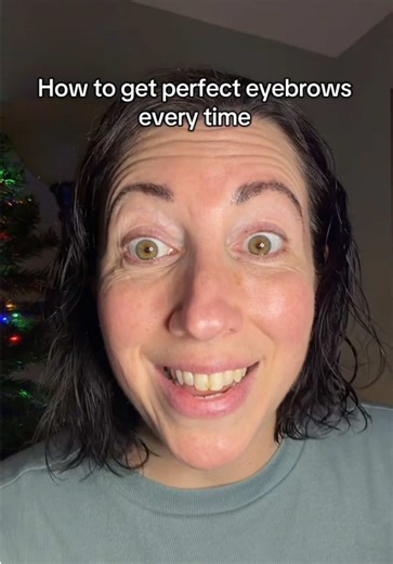 Here’s a brows tutorial for filling in sparse eyebrows with the @Anastasia Beverly Hills MicroStroke Brow Pen. Be sure to follow the Golden Ratio for shaping eyebrows and then fill in areas with the brow pen, making hair-like wispy pen strokes.