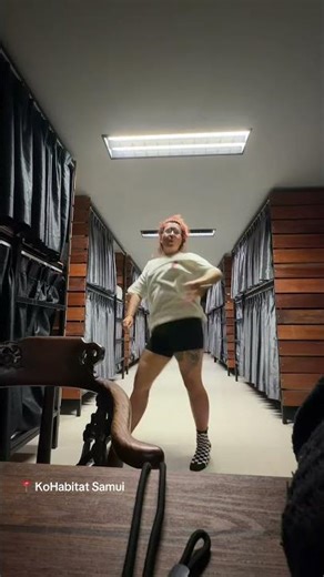 dw gals i was the only person in the dorm when i filmed this !!!! #hostellife