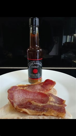 Anyone love Bacon and Cheese on Toast?🔥 You'll LOVE it even more with a shake of Lancashire Sauce 💯 💥#bacon #cheese #toast #lancashiresauce #trending