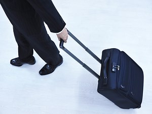 こんなCAはイヤ！残念な客室乗務員の特徴7つと対処法 [航空券] All About