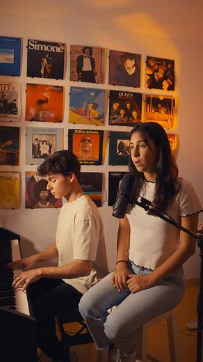 2.1K views · 2K reactions | Esta é uma versão diferente e especial da música que compus para a minha avó. Desta vez, com o incrível @dinisreismusic ao piano!✨ : @o.chicoaugusto #músicaoriginal #artistaportuguês #cantautora #artistaportuguesa | Mafalda Louro | Facebook