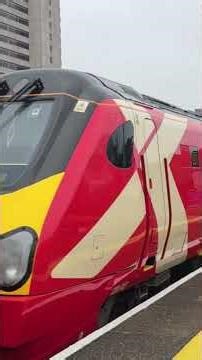 🎺 Class 221 Ex-Avanti + Refurbished Class 220 Avanti train departure from Southampton Ctl 15/03/26