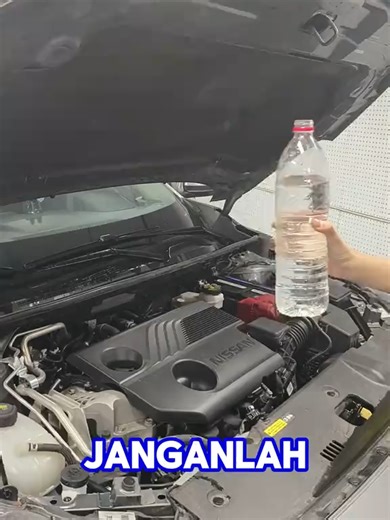 Bawa tablet pembersih ini ke mana-mana, mudah dan praktikal!#carcare #cartok #carwash #glasscleaner#cartiktok #carcleaning #cargoodthing #trending #tiktokshop