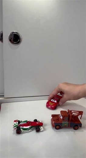 Lightning McQueen Helps Mater Defeat Francesco! Toy Cars Story