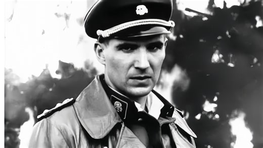 英伦面孔藏日耳曼锋芒｜拉尔夫·费因斯教科书演技