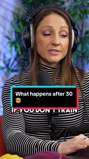 After age 30 you’re losing lean muscle at a rate of 3-8% a year (PMID: 15192443) if you don’t regularly do resistance workouts. 🤯 🏋️‍♀️ Working out 3x a week with resistance and making healthy choices feels hard when you’re starting out. But the fact is, consistently making these healthy choices, makes the rest of your life feel easier 🙌 To watch the full episode search ‘Body Smart Podcast’ (Ep. 71) available on all platforms 🎙️📲 #podcast #podcastclips #diet #fitness #strengthtraining #musc