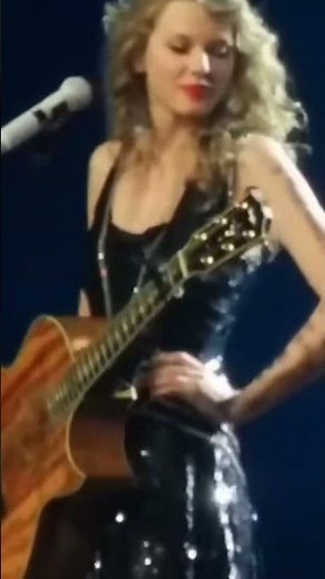 Who remembers when Tayor Swift performed 'Iris' ??