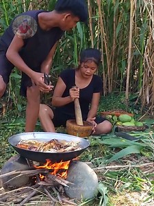 Fiery Crab from the River Cooked Primitive Style #cooking #spicy #food #fblifestyle | Rina Adventure TV