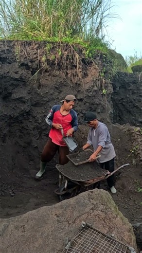 Mount Merapi Manual Sand Work!