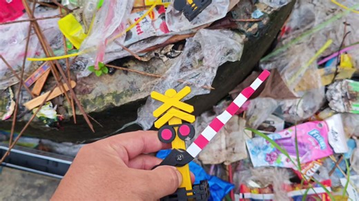 Menemukan Mainan Kereta Api di Indonesia