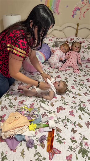 HORA DE CAMBIAR A MIS 3 BEBÉS 5,6,Y 7 MESES👶🏻 YouTube, Karla Lemus, Instagram, KL. Reborn, Facebook KL Reborn. ##reborn##bebe##roleplay##mama##outfit