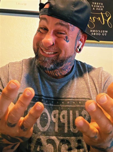 SIMPLE ! 🤷‍♂️🤣 #VIRAL #ASL #HOH #CODA #FYP (p.s dont assume I dont know the sign for educated/education..I felt intelligent fit the context better😉so dont even start🤫)