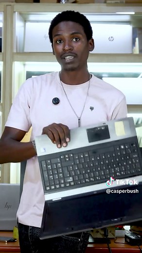 Tokikintana na laptop nga wendi, “NEDDA” #uganda #kampala #hp #laptop #casper0780133875. Ugandans MUST use the best laptops, i repeat.