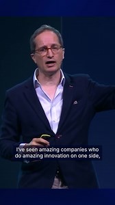 Innovation doesn’t just need new ideas—it needs different kinds of people. Peter Hinssen introduces the hourglass model—a simple but powerful way to think about innovation: 🔼 At the top: sense and try 🔽 At the bottom: run and scale But ideas don’t scale on their own. It takes explorers to pick up signals from the future, and soldiers to execute and grow those ideas. We need different kinds of people at the top and at the bottom of the hourglass 💡 The magic happens when both are aligned. When 