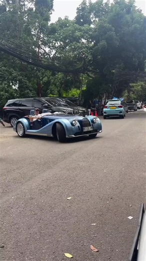 udah lama ga denger sound ini dii ib: @moneybear.id #jakartakeren #GadunFM #fyp #cars #luxury