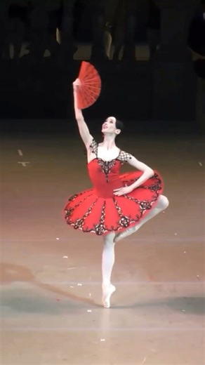 Gorgeous Olesya Novikova in "Don Quixote" 🪭🌹✨ | Ballerina de Tutu