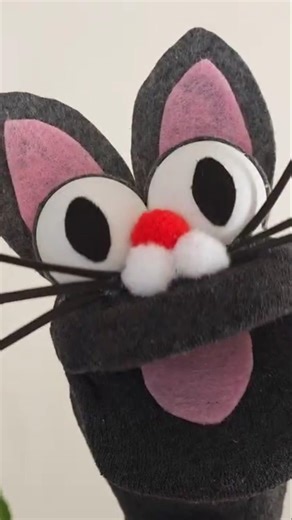 How to Make a Cat Puppet out of a Sock 🐱 Easy Craft Idea #puppet