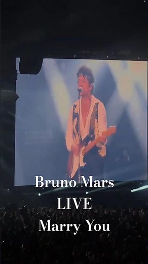 Bruno Mars “Marry You” LIVE in Nashville 💍 Did Someone Get Proposed To?! #shorts