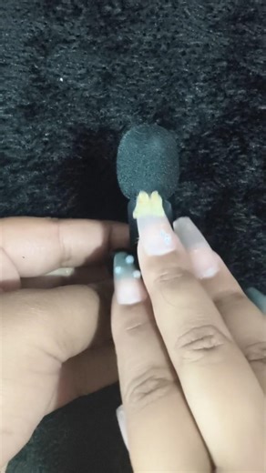 ASMR scratching on mini mic #asmr #relax