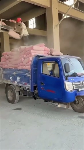 Full Process of Hoist + Manual Unloading Collaboration