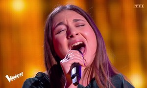 The Voice 2022 - Marina Battista chante "Hurt" de Christina Aguilera - Auditions à l'aveugle