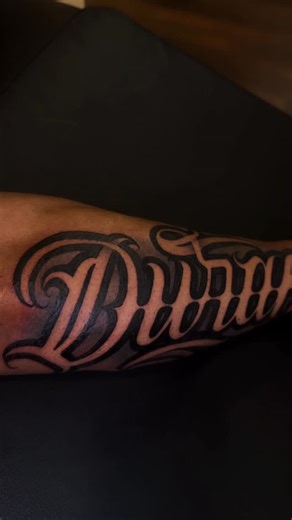 Thore | Freehand script is my favorite 🤝 #script #lettering #letteringtattoo #losangelestattooartist #tattoo | Instagram