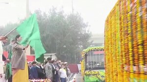 LIVE: Flag-off of New Electric Buses and Interstate Bus Services | Rekha Gupta