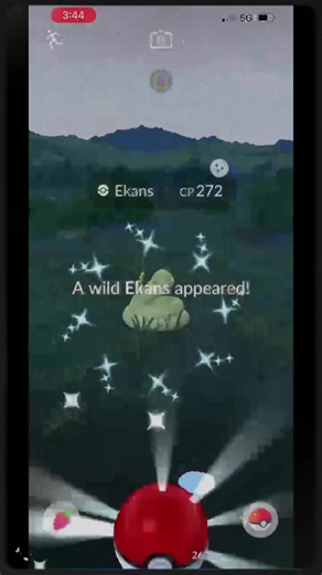 😱Shiny!! Ekans!!😱 #pokemongo #shinypokemon #fyp