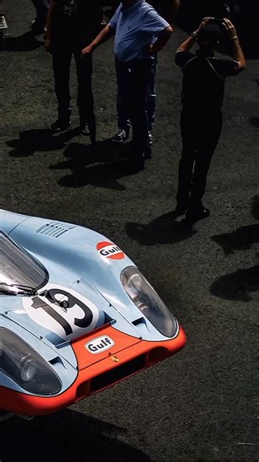 🔸 The Porsche 917 chassis 026 won its first two races, with Brian Redman at Imola in 1970 and then shared by Jo Siffert and Redman at Zeltweg in October. The following season, Siffert shared the position with Derek Bell at Sebring and finished fifth. Richard Attwood and Herbert Müller then drove it at Le Mans, where they finished second. This was the best result ever for a Gulf Porsche at Le Mans. 🔹The car was later converted into an open Spyder version and sold to Erst Kraus for use in the in