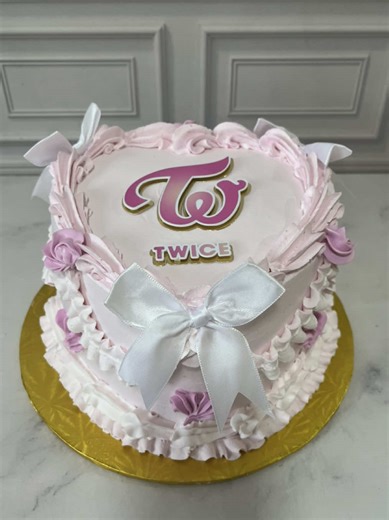 Delicious TWICE-Themed Cake Ideas for Celebrations