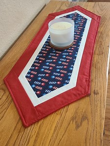 Patriotic Quilted Table Runner | 4th of July Fireworks & Red White Blue Décor | Reversible Handmade Americana Centerpiece - Etsy