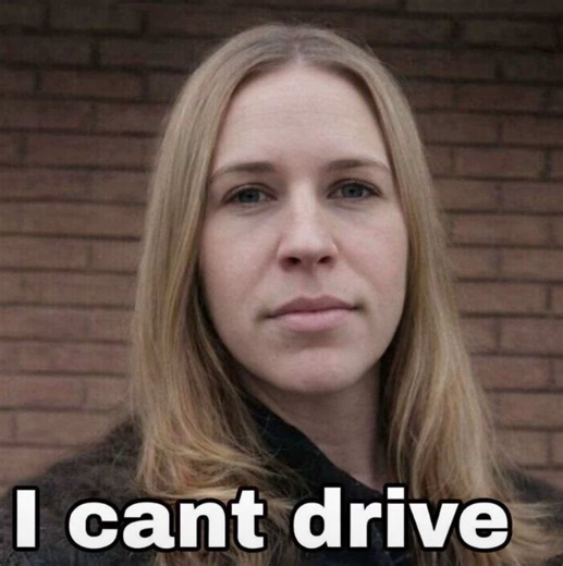 strangebox (@_strangebox_)’s video of in the end she leaned right