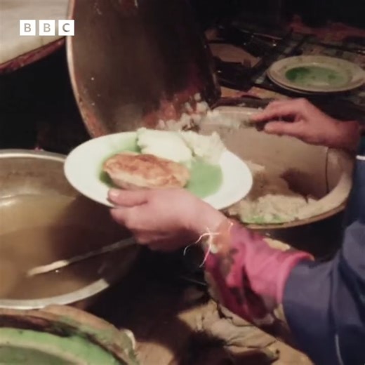 #OnThisDay 1975: A Taste of Britain sampled the slippery delights of stewed eels, a traditional dish that kept East-Enders fed for centuries. | BBC Archive