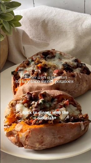 dinner with a dietitian: Turkey taco stuffed sweet potatoes! Healthy, easy, and gf. Recipe below ⬇️