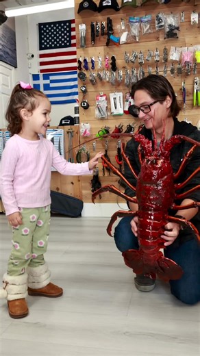 Amazing taxidermy work by @the_crabologist 🦞👏🏽 Great meeting everyone at @spearamerica in Dana Point! Truly an honor to mount this massive 11 lb California spiny lobster to display in the shop for all to wonder in awe! #lobster #taxidermy #crabologist #spearfishing #freediving