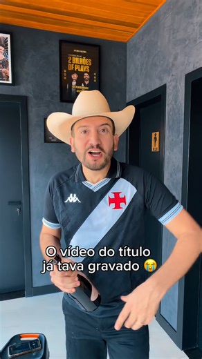 Antony Corrêa | Fui emocionado demais! Logo que o Vasco empatou, corri gravar o vídeo pra postar antes do jogo acabar. Acho que preciso de Terapia 😢 | Instagram