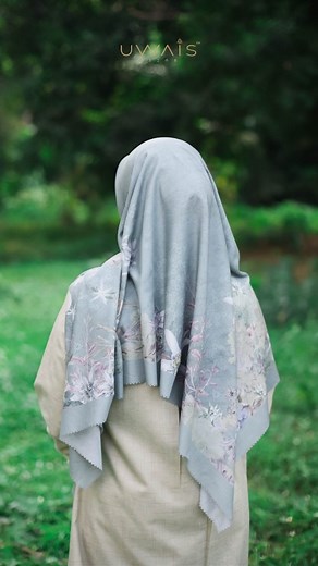 From bold to pastel, Eternity Scarf can be your daily company and make you look stylish in comfort朗 Warna mana yang jadi favorit Uwaissquad? Coba klik detail produknya deh.. Kalo udah dapet warna favorit,, cus cepetan ikutan list POnya ke mitra2 kesayangan kalian. Info lengkapnya boleh klik link di Bio ya..  | UWAIS HIJAB PUSAT | Facebook