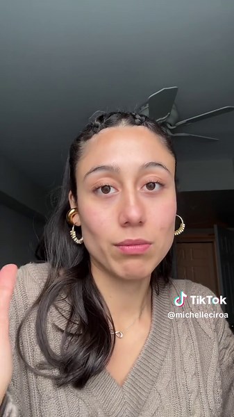 DIY Vaseline Lip Gloss Tutorial | Beauty Tips and DIY Projects