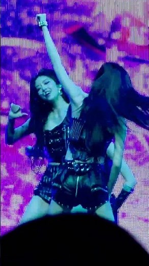 IVE 아이브 Baddie live tour Show What I Am Newark NJ fancam4