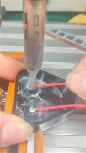 Fix Factor on Instagram: "Quick Soldering Repair | Wire Connection Fix in Seconds (Satisfying) #Soldering #ElectronicsRepair #WireRepair #ConnectorRepair #CableRepair"