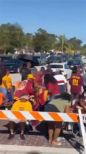 Fantastic morning in the BCU Homecoming Parade as we celebrate our 45th Class Reunion.😻 | Bethune cookman Football Everything