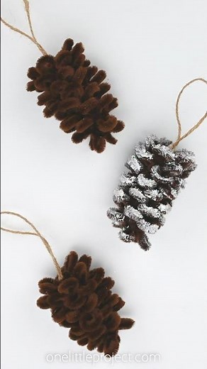 Pipe Cleaner Pine Cones ❄️ 🌲 ❄️
